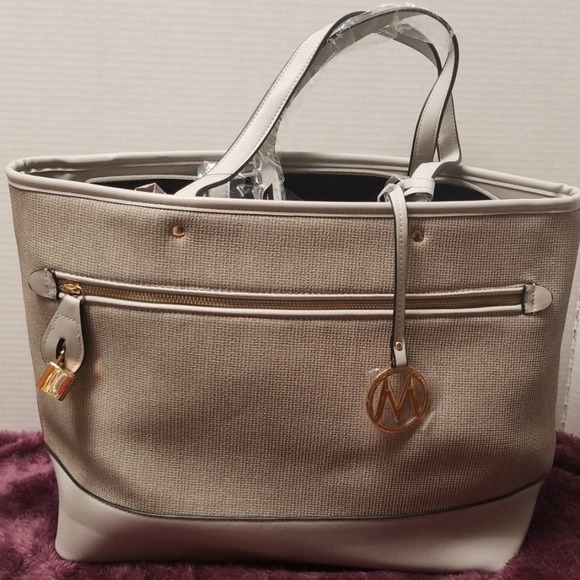 Mia K Farrow Handbags - Free Shipping Mia K Farrow bag and matching wallet
